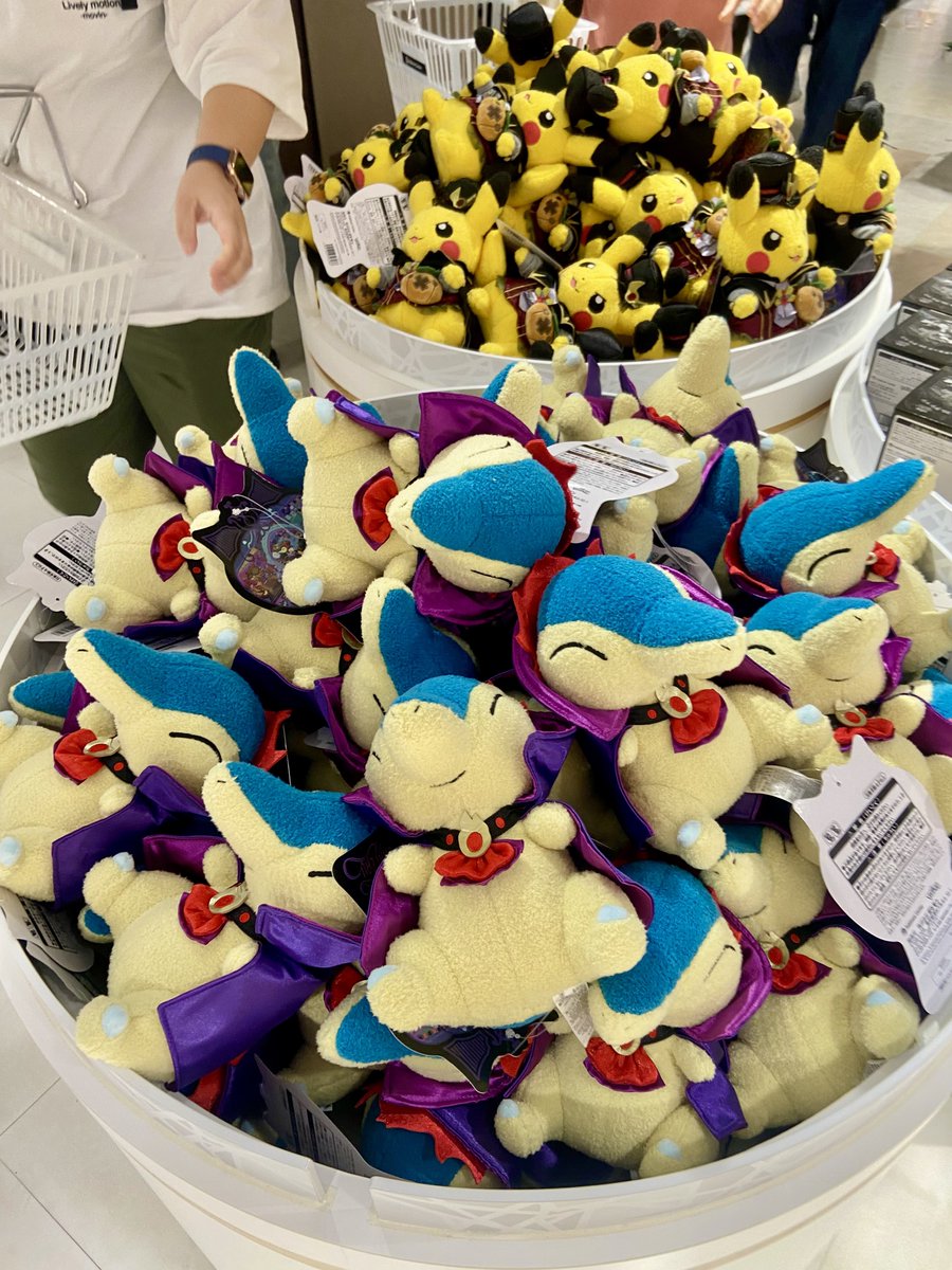 【新品未使用】ポケモン ピンバッジ ハロウィンパレード 2015 予告】Halloween Parade 2015 (2015年9月5日(土)発売) - アサミ
