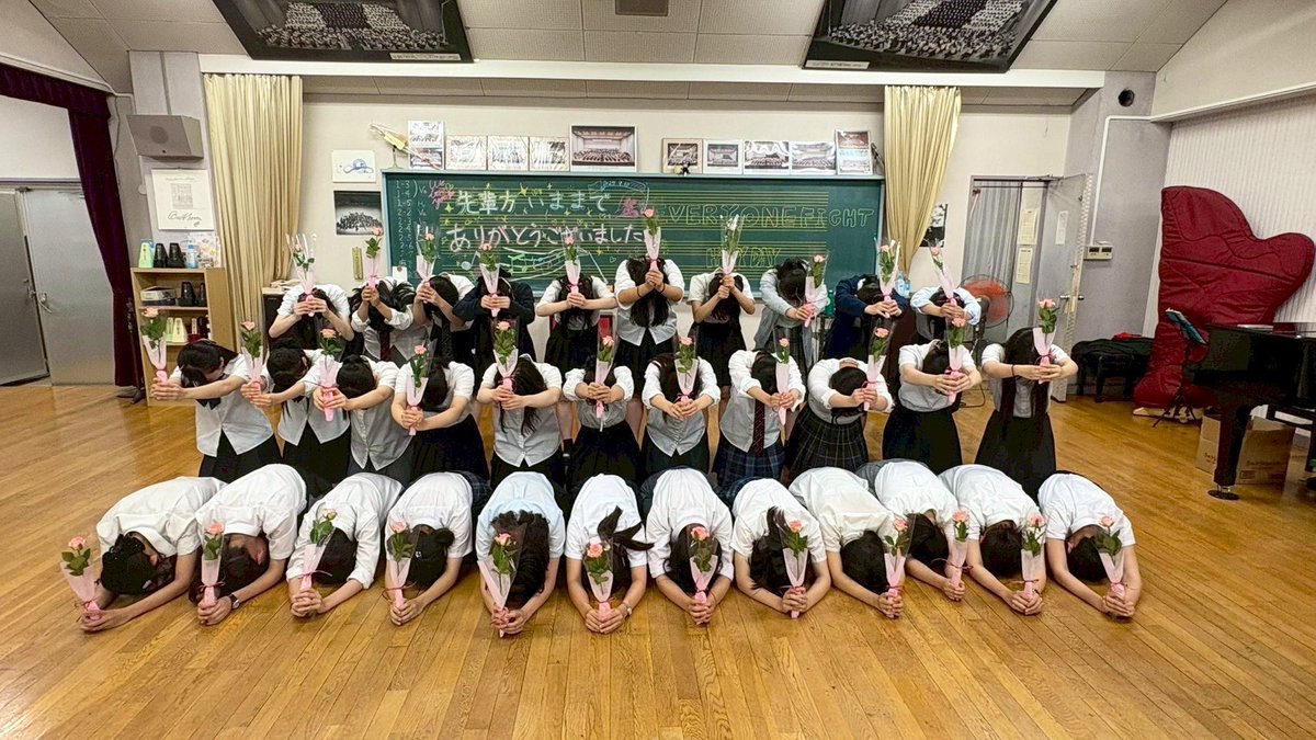 orchestra_ujk's tweet photo. 先日高文祭が行われ、3年生最後の演奏を終えました。これで3年生は引退となります🥲私たちを支えてくださった皆様、今までありがとうございました✨️✨️後輩に思いを引き継ぎ、今それぞれ新しい1歩を踏み出しています‼️

今後とも後輩ちゃんたちを何卒よろしくお願いします💕💕 https://t.co/7obRkJMIId