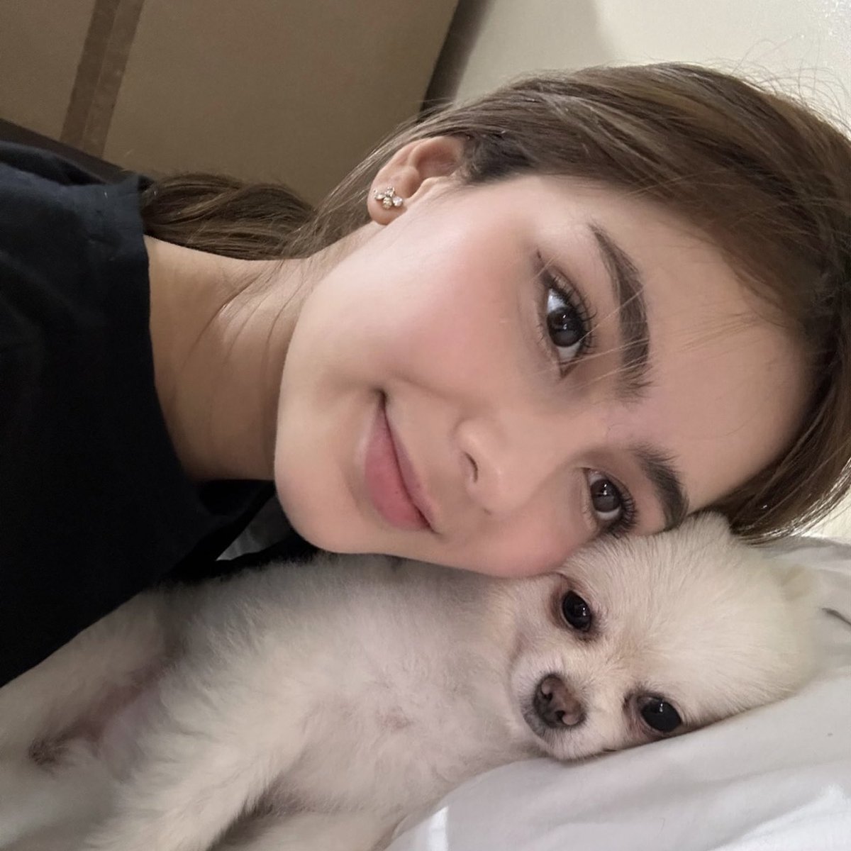 <a href="/Searenade_/">Sea ˚ ⋆ ⛥ ˙</a> G22 Jaz po 🤭 maganda rin yan sya in full blonde and full brunette