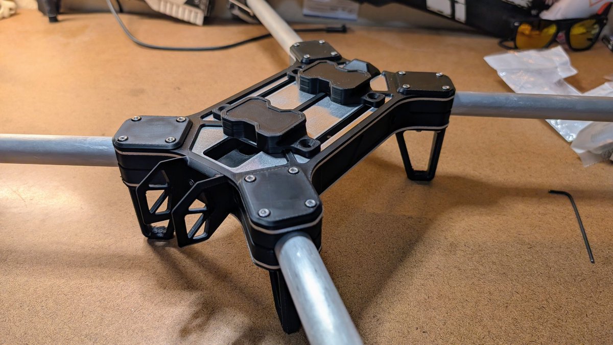 Spyk3O's tweet image. Bravo Genesis drone frame from the files from @K9DefenseTech