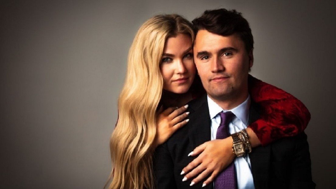 RT en Español on X: "🗯️💢Viuda de Charlie Kirk: "No tienen idea de lo que  acaban de desatar" Erika Kirk subrayó que su marido fue matado "porque  predicaba un mensaje de patriotismo,