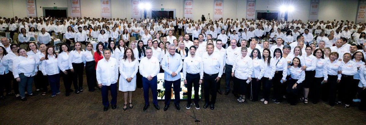 #PaqueteEconómico2026
Por un mayor presupuesto para educación y salarios dignos para los docentes, acordes a su preparación y responsabilidad, se pronunció el Srio. Gral. del #SNTE, Mtro. Alfonso Cepeda Salas, de gira por #NuevoLeón.