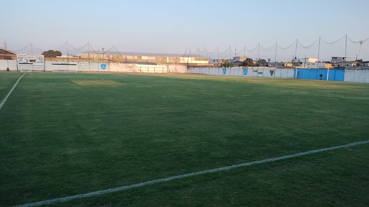 AsoGuayas's tweet photo. Listos para el #ZonaldeAscenso
Así luce la cancha del estadio Alejandro Ponce de AsoGuayas, gracias al extraordinario trabajo del Ing. #JorgeLasso y el personal de mantenimiento de Aso, gestión del principal de #ComdeCampeonatos @davidlecaro y directorio comandado por @PICHI_FLOR https://t.co/vcZDCCJ9FO