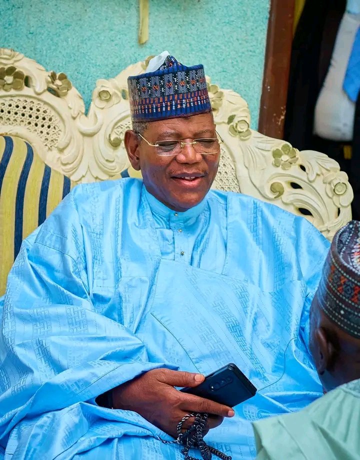 jamilbinadam4's tweet photo. Gombe dana sarakunan Ningi da Bauchi, Sheikh Tijjani Bala Kalarawi da sauran Malaman addini da sun kasance a wajen Maulidin. 

Maulidin na wannan shekara ya samu halartar manyan malamai da dubban al'umma daga sassa daban daban na ciki da wajen Jihar Jigawa. An gudanar https://t.co/WHm0YUZNAu