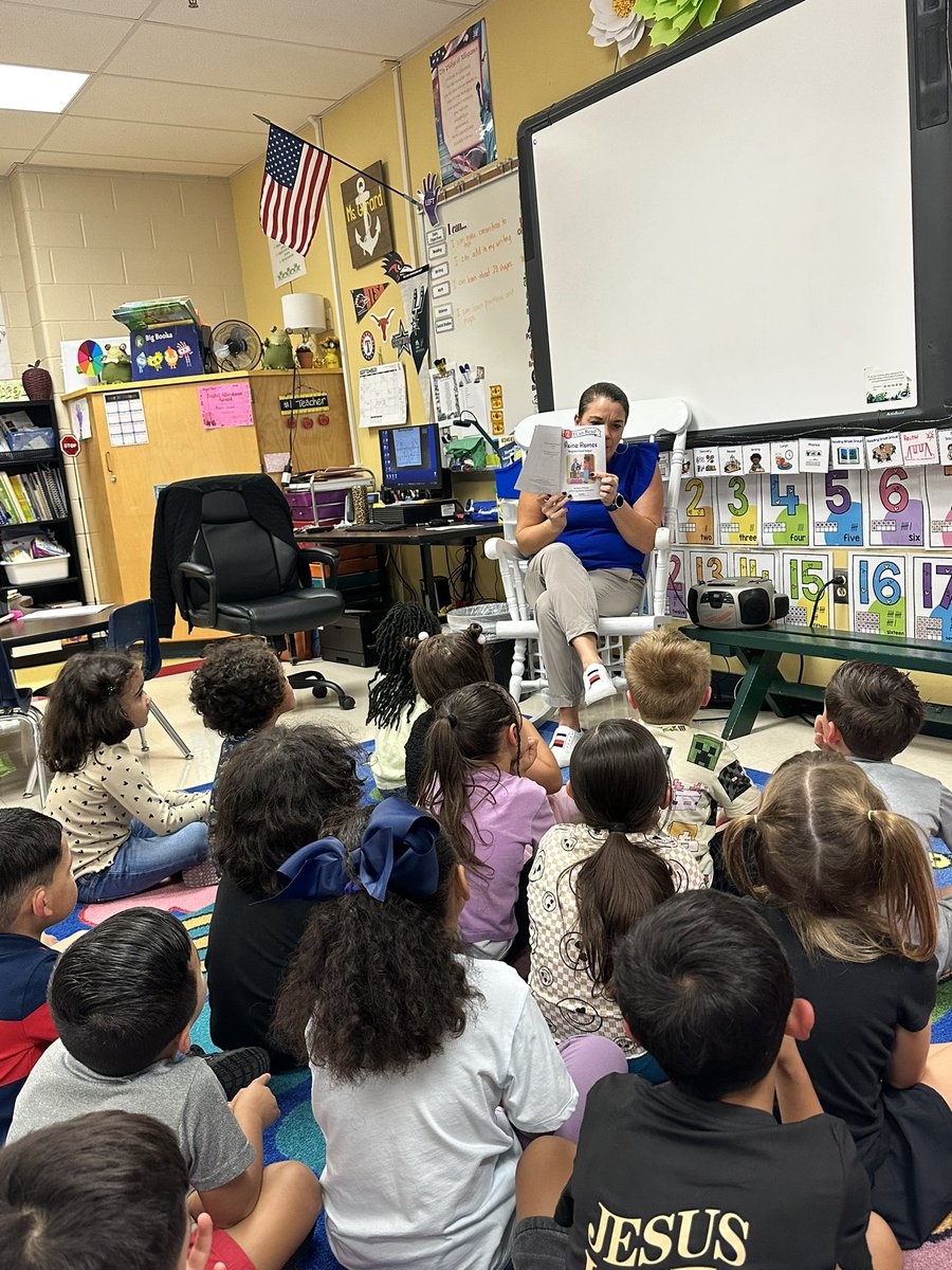Kinder students <a href="/NISDMurnin/">NISDMurnin</a> were able to give back to our local fire fighters after learning about community service! Thanks to <a href="/leadersreadersn/">The Leaders Readers Network</a> for providing books for my kinder teachers! 🫶🏼🙌🏽📚