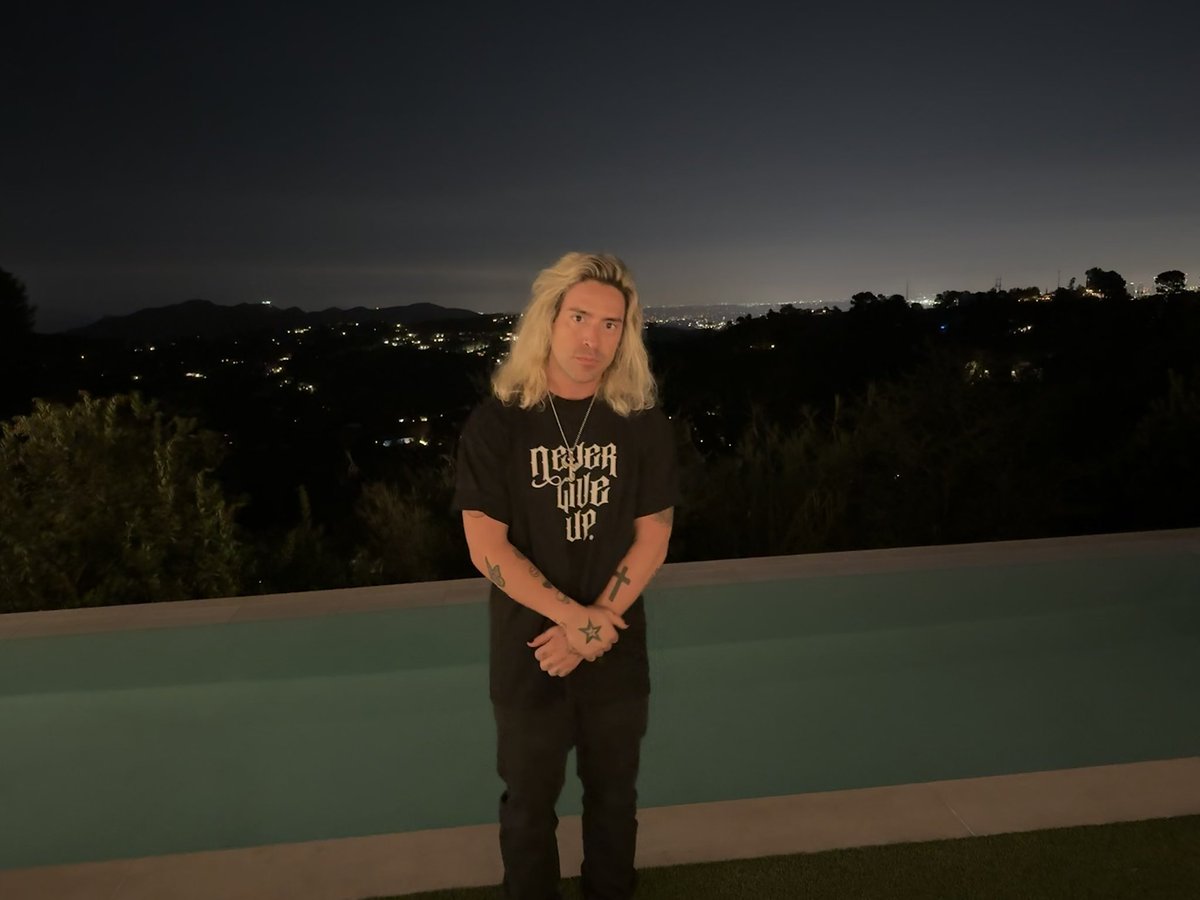 blackoxygen1's tweet image. NEVER GIVE UP. Changing the narrative.. the world is YOURS!