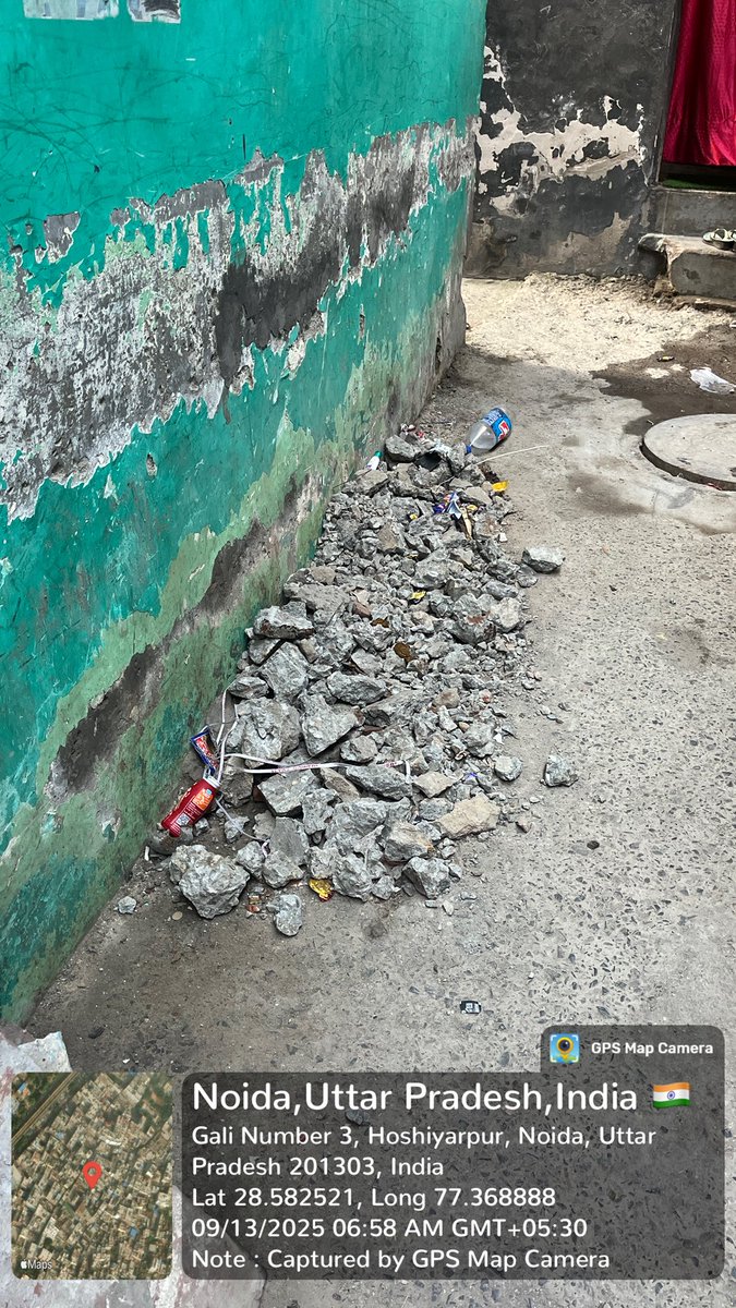 sovindrayadav94's tweet image. मान्यवर @CeoNoida साहब निवेदन यह है की जो मैनहोल के ढकन ऊपर उठाने का कार्य किया गया था, जो मलवा मैनहोल से निकाला गया था उसको घरों के सामने वैसे ही छोड़ दिया गया है, उसे उठवाने की  कृपा करे🙏 आप की अति कृपा होगी धन्यवाद 🙏 
@noida_authority
