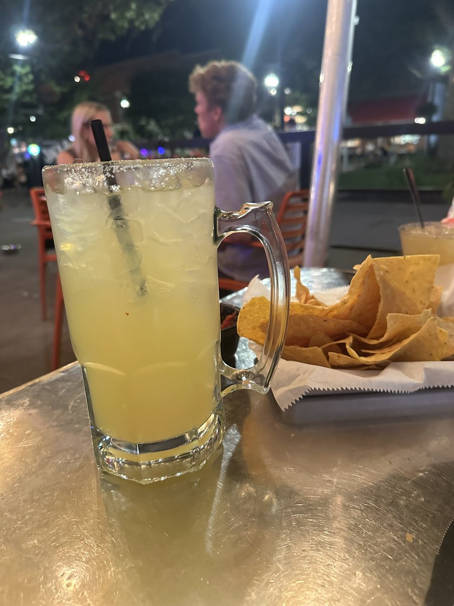 volgirl07's tweet image. Having the small margarita #pregame #BeatGeorgia GO VOLS 🧡🧡🧡🧡