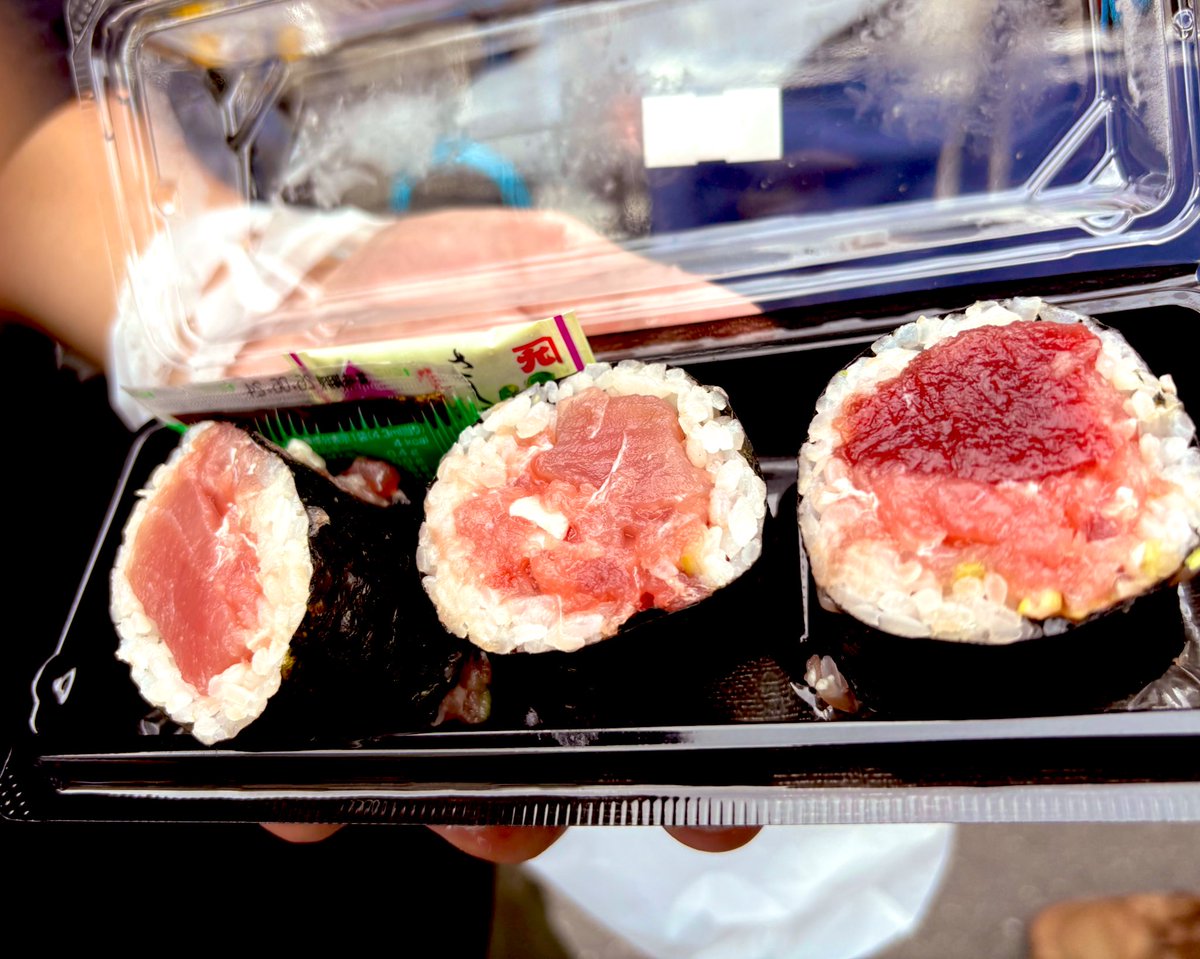 whele_u3u's tweet image. 朝から築地を満喫🐟❕