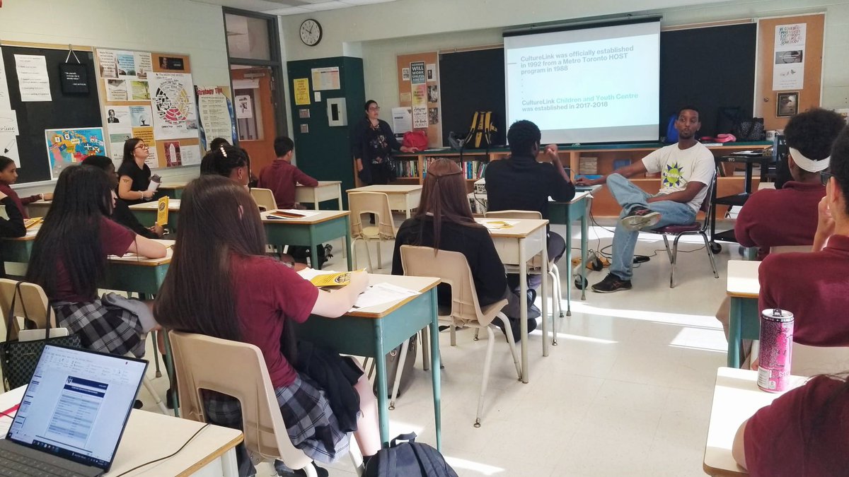 romeroraiders's tweet image. We would like to thank our Settlement Worker & partners @ CultureLink & For Youth Initiative for speaking to our ELLs. Representatives visited various ESL classes to promote programs that could benefit our students. 
Also, learning through Kahoot! was fun for all! 😄
#ESLClasses