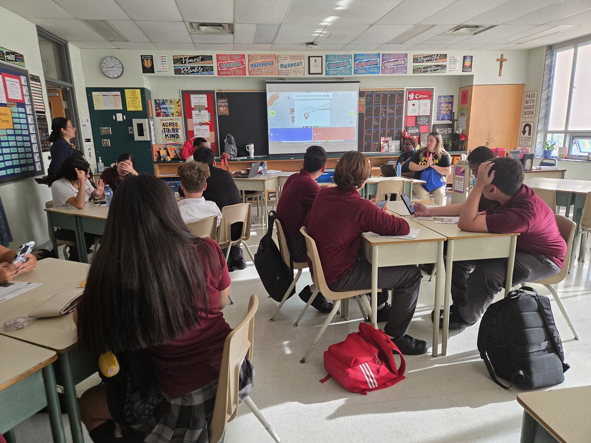 romeroraiders's tweet image. We would like to thank our Settlement Worker & partners @ CultureLink & For Youth Initiative for speaking to our ELLs. Representatives visited various ESL classes to promote programs that could benefit our students. 
Also, learning through Kahoot! was fun for all! 😄
#ESLClasses