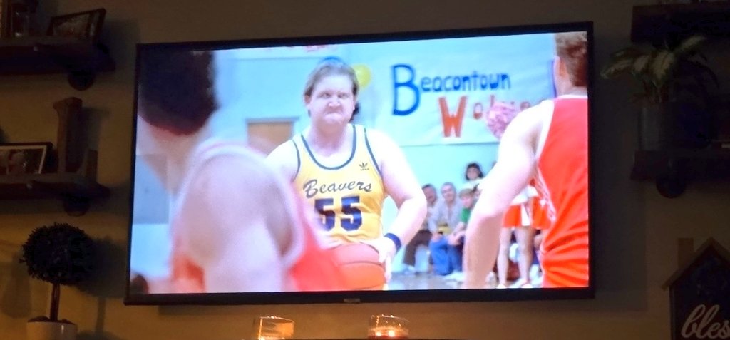 BillyBackup's tweet image. Dragons at Beavers for the State Title, sans WOLF.
🐺🏀

Chubs is basically a bucket in the second half.