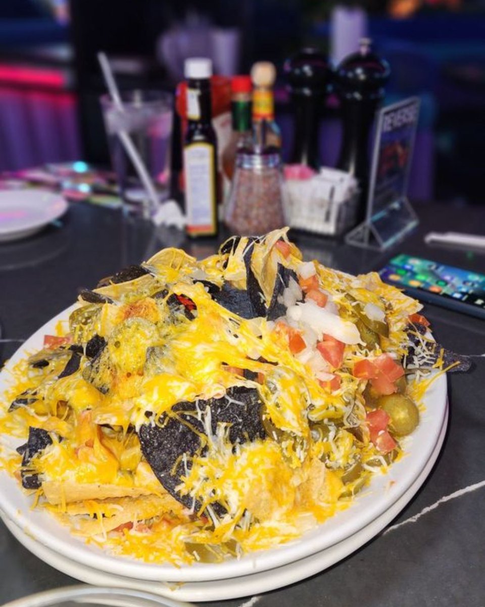 Because Vegas nights call for nachos this big. 🌆🍴
.
.
.
📸: Nick N.