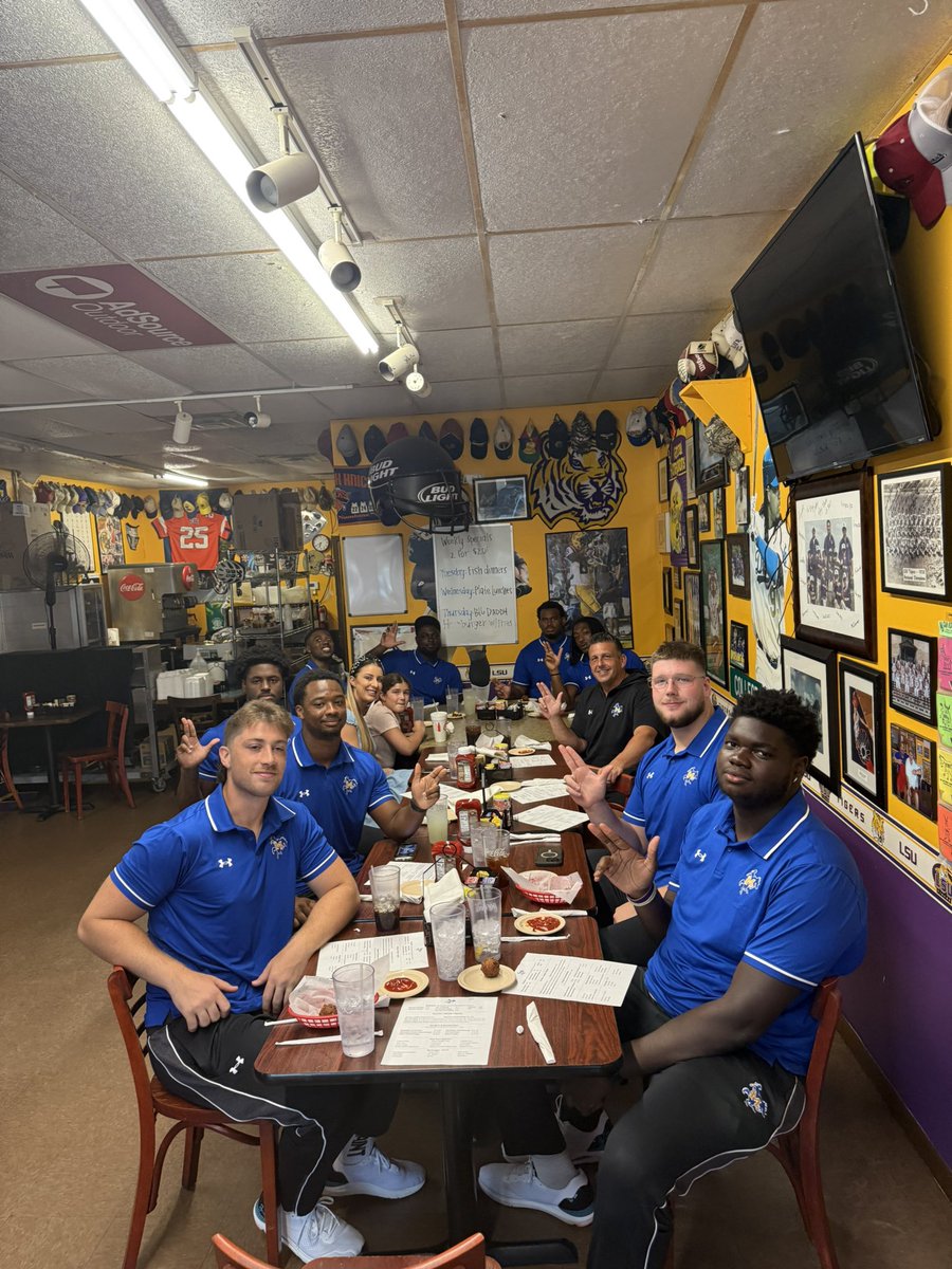 Tony Pecoraro (@coachtonypec) on Twitter photo Appreciate Big Daddy’s for feeding the crew!!! Pokes in the community!! Appreciate Big Daddy’s for feeding the crew!!! Pokes in the community!!