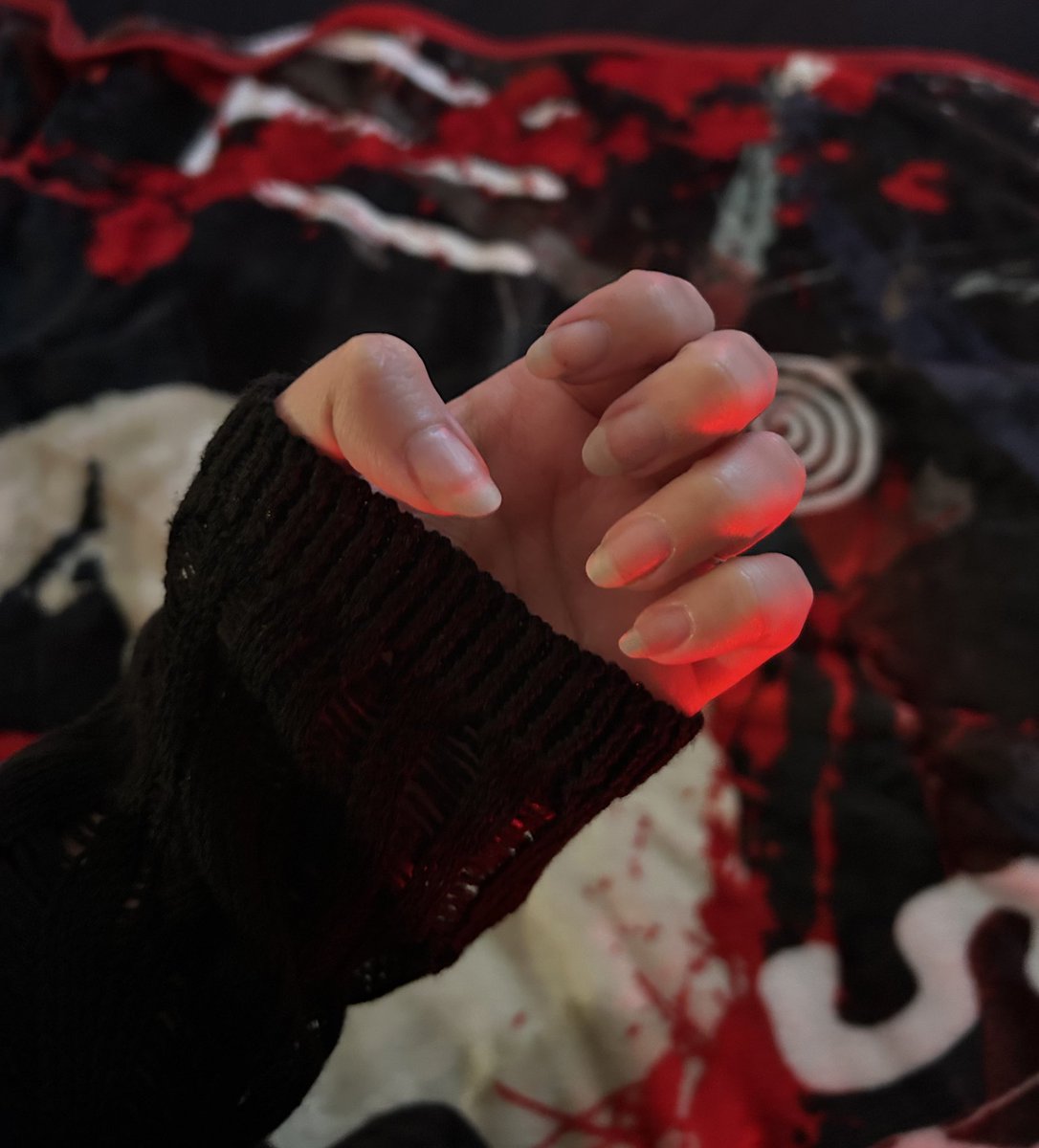 Lil nail growth update 🥰 my whole life I had sensory issues with growing out my nails. In the beginning of August I decided to start growing them out and they’ve come so far!

It no longer bothers me anymore as well