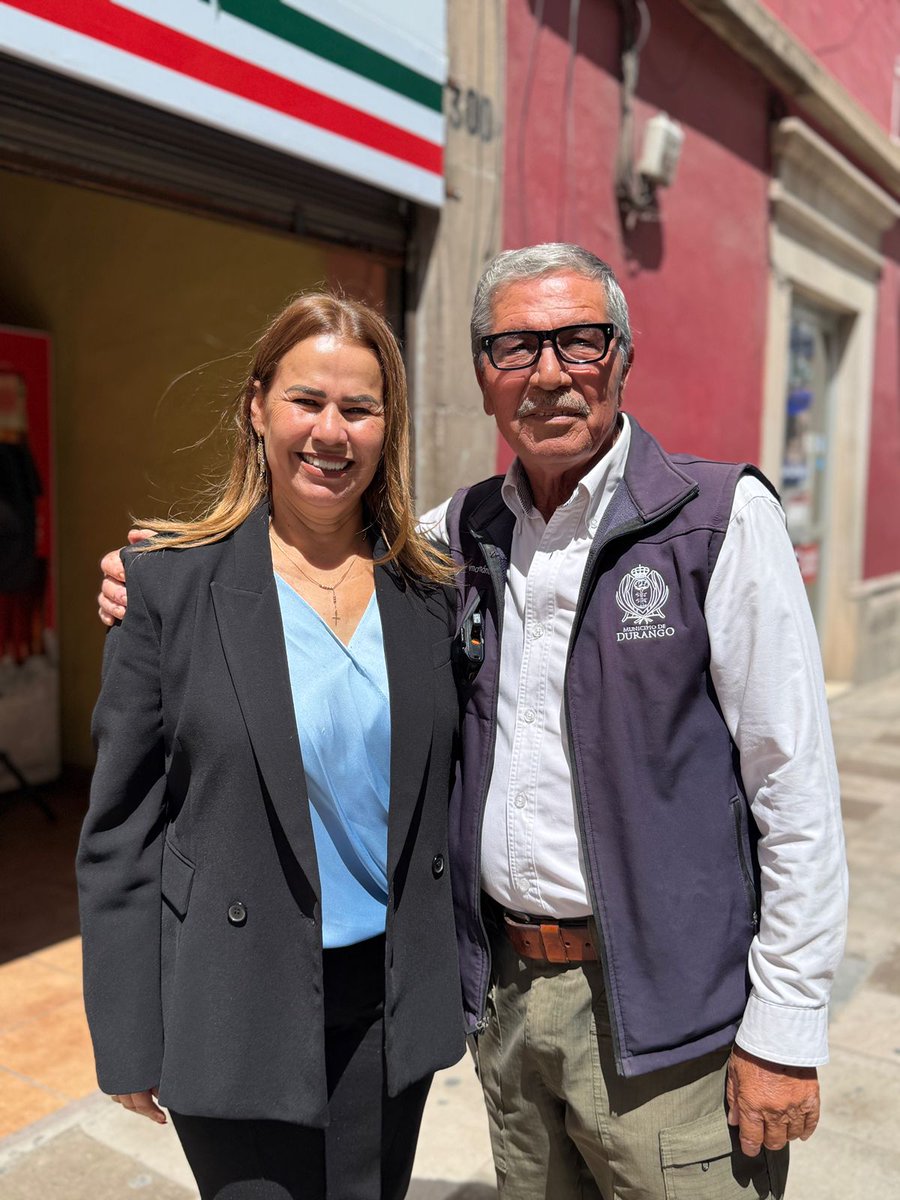 Muchas felicidades <a href="/Malena_Pan/">Malena González</a> por su nombramiento de directora <a href="/DIFMunicipalDgo/">DIF Municipal Durango</a> es lo que le gusta apoyar y ayudar la la gente más nesecitadas le deseo lo mejor en su nueva encomienda un abrazo fuerte se lo merece por ser una gran señora felicidades