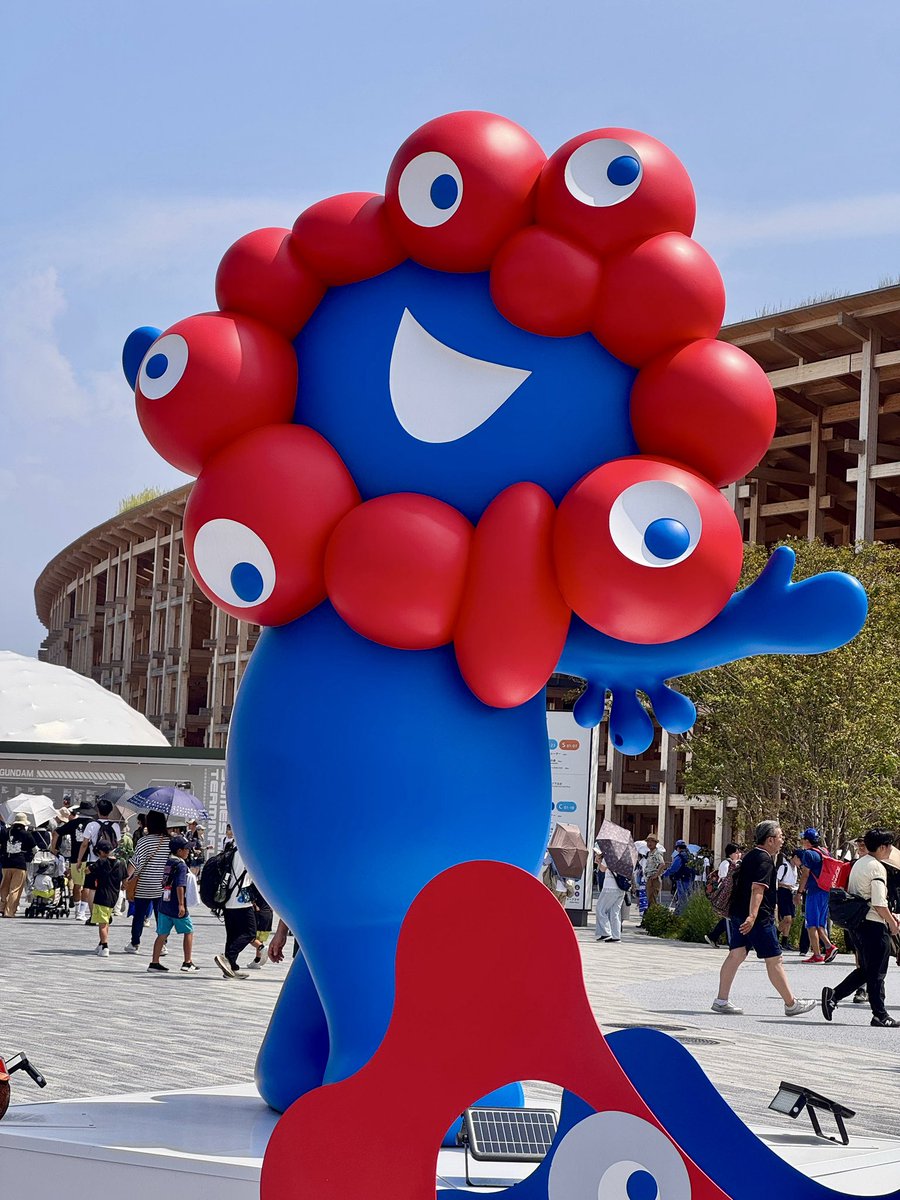 人生で万博に行ける回数なんて次あるかわからないんだから💭
という理由で、先日大阪万博に行きました。

プライベートでも写真を撮る🤳🏻という習慣が身についてしまいスマホの容量が初めて落ちました。
2025年を感じました。

#EXPO2025 
#ミャクミャク