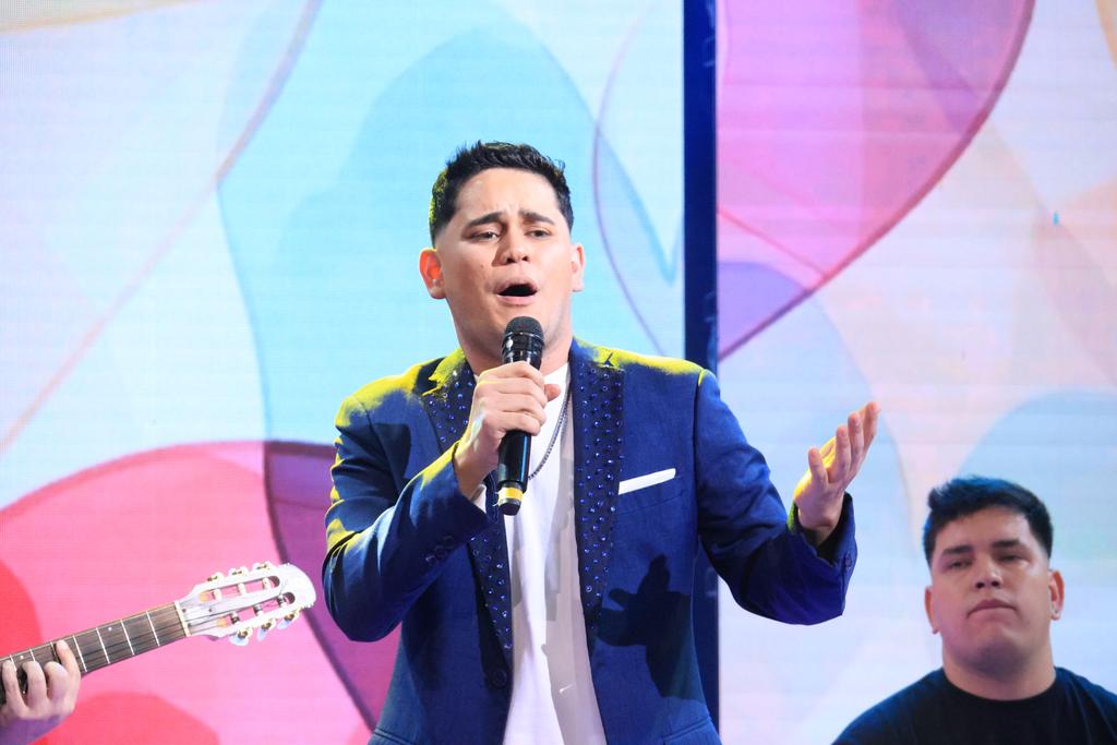 yomellamopy's tweet photo. 🥁 #JorgeCeledón desata sentimiento y fiesta vallenata con un mix vibrante que enciende la GRAN FINAL 🎤✨

📱Votá Celedón al 44424
📺 Disfrutá el show completo en YouTube. https://t.co/K9lo5skFPM