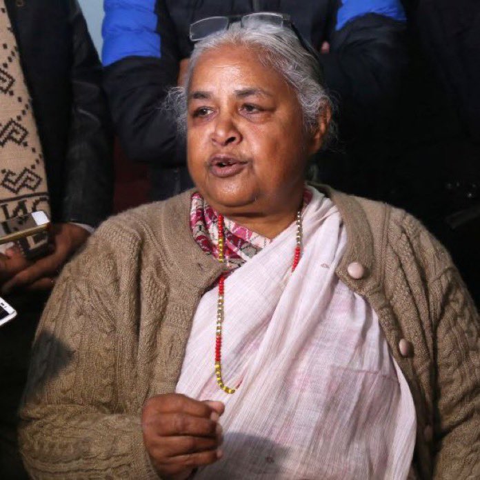 Sushila Karki es la nueva premier en #Nepal . Fue elegida por votación en Discord. Si, la #GeneracionZ volteó un gobierno (con incendios, muertos y linchamientos) por querer prohibir las redes sociales y eligió autoridades en un grupo de una de ellas. perfil.com/noticias/inter…