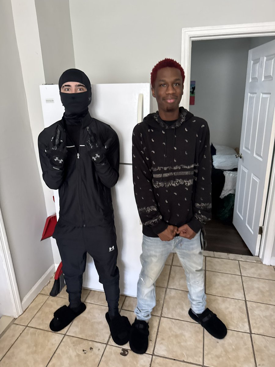 dxropy's tweet image. 😂