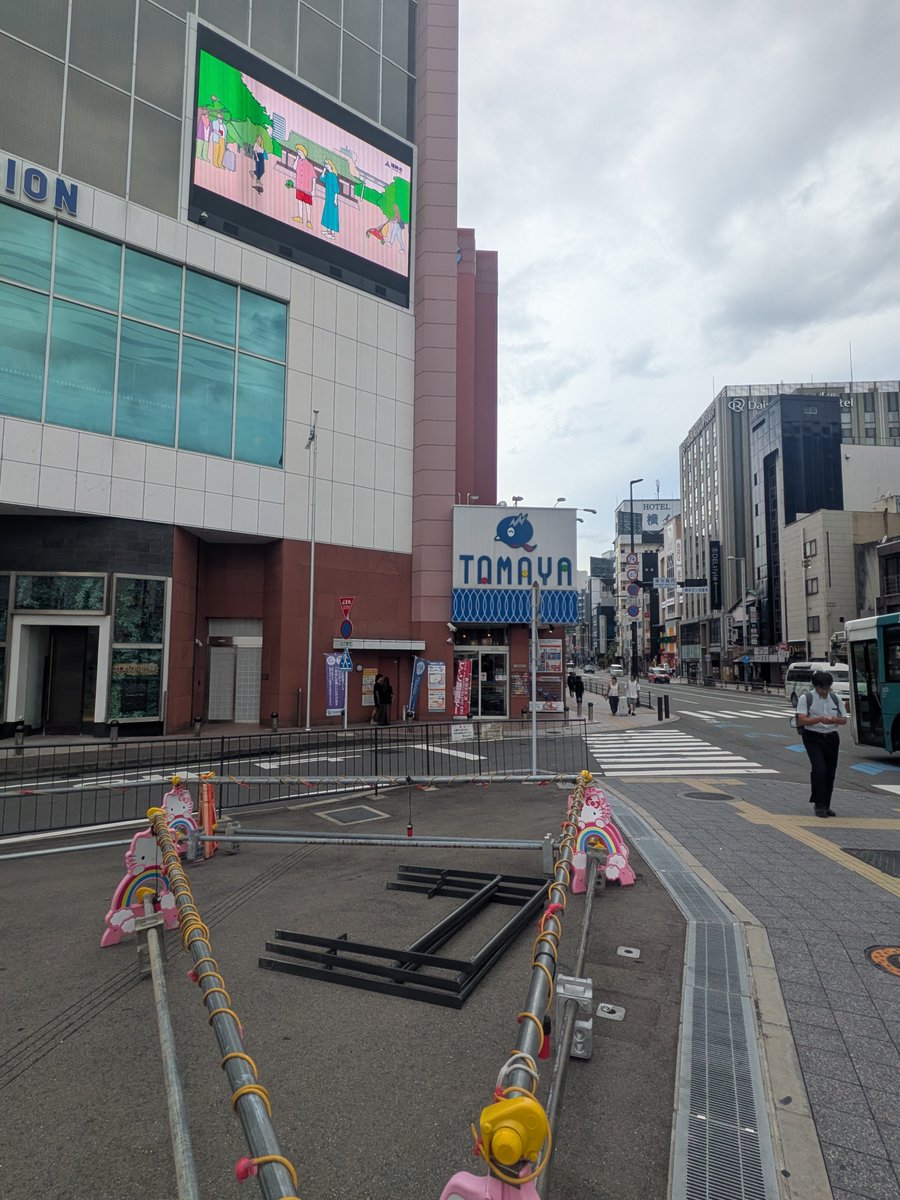 【中洲ジャズにお越しになる方へ】
春吉橋横、玉屋∞本店のお手洗いはご自由にお使い下さい。もし満席の場合は店内にもご用意しております。その他、ご不明な点、困った事などございましたら、お気軽に店内スタッフにお声掛け下さいませ。