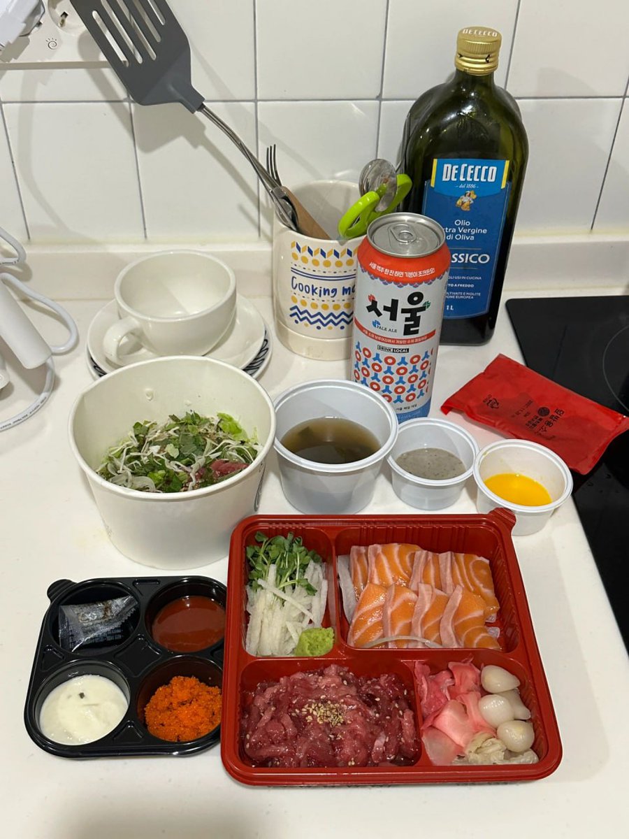 PrometheusKT's tweet image. dinner