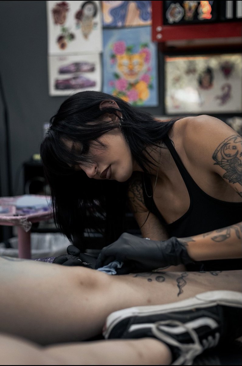 Anyways since some of u think I don’t have an actual job—here’s me tattooing