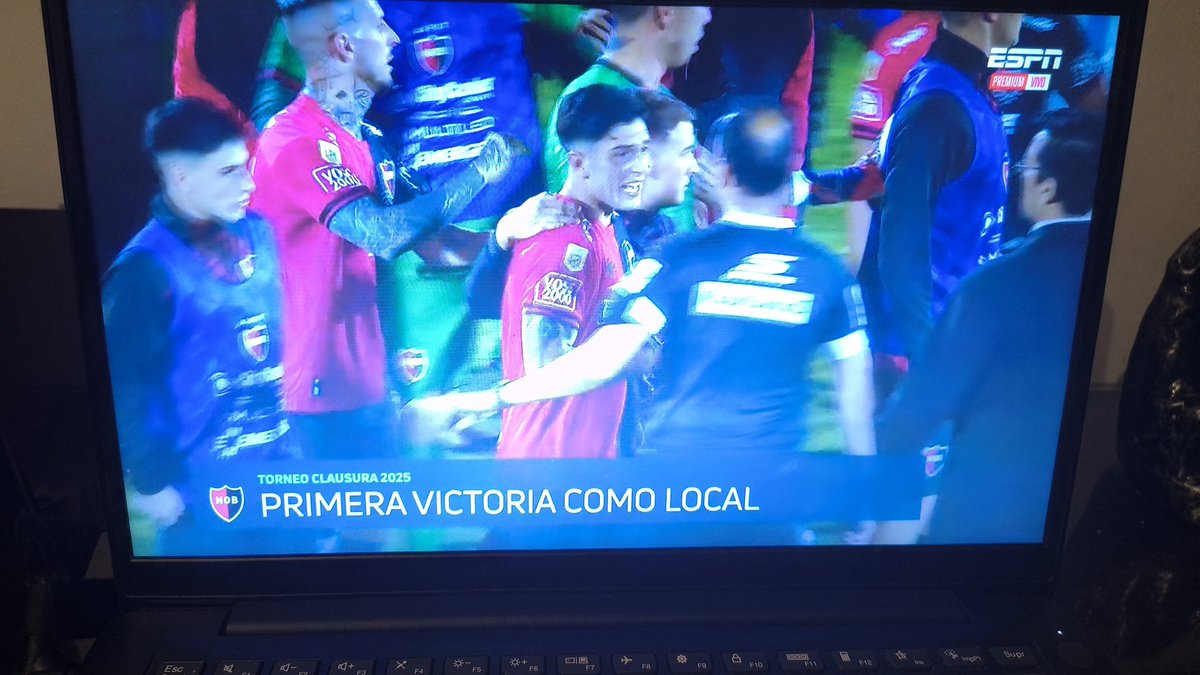maxilizondo32's tweet photo. Hace 6 que no ganaba y primera victoria como local. 
Aceptable primer tiempo y comenzamos con los errores en el ST.
Sale Lamendola a los 5min del ST. Error 
No entró bien galvan y mucho menos Nicola, NI HABLAR DE AUZQUI (regala el corner del gol) Y CABRERA.
Era Kevin López 🤦🏽‍♂️ https://t.co/Ln8vjRuCxL