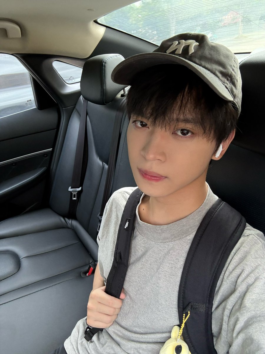 bryceischill's tweet photo. 上班了 https://t.co/0E1lS4zRLu