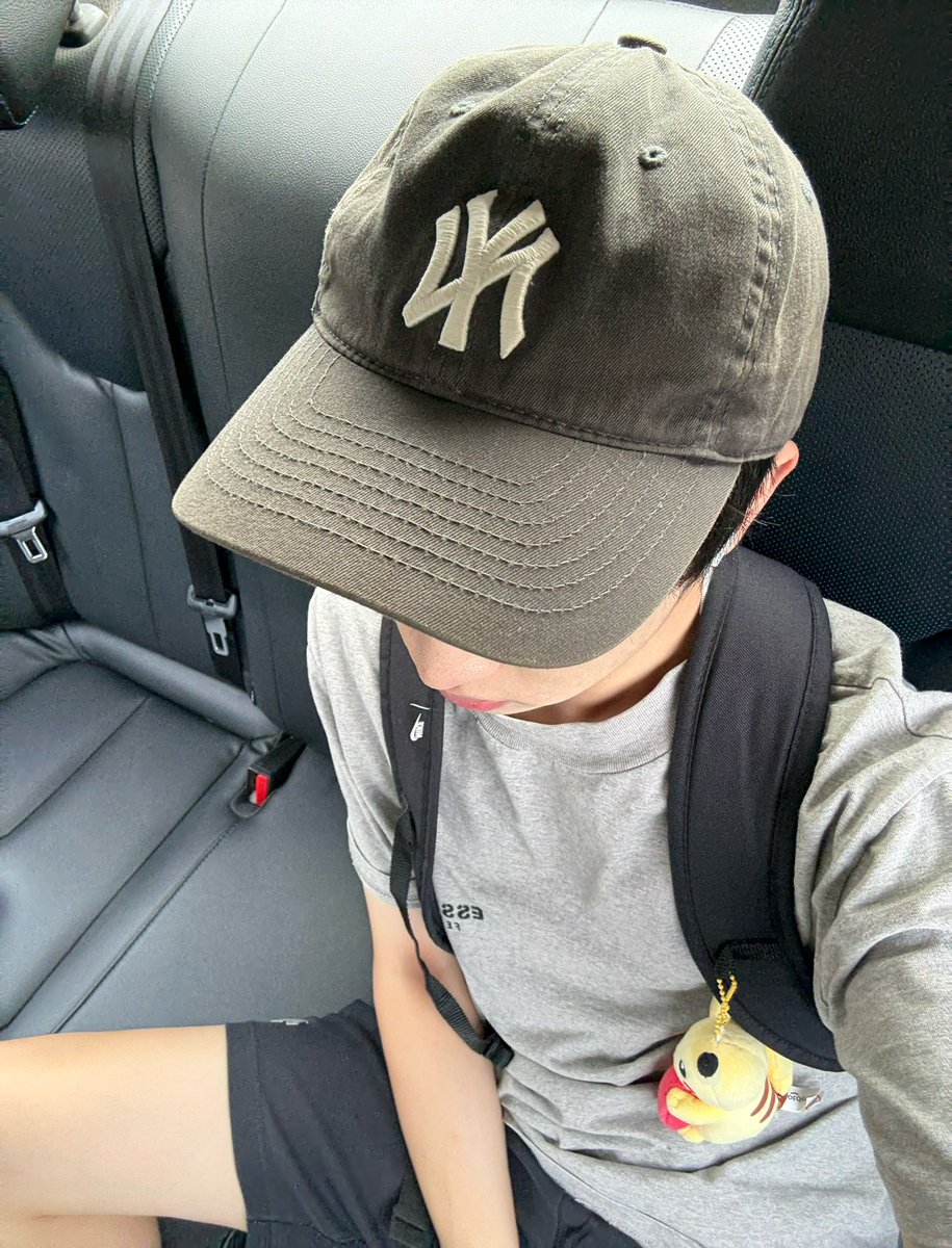 bryceischill's tweet photo. 上班了 https://t.co/0E1lS4zRLu