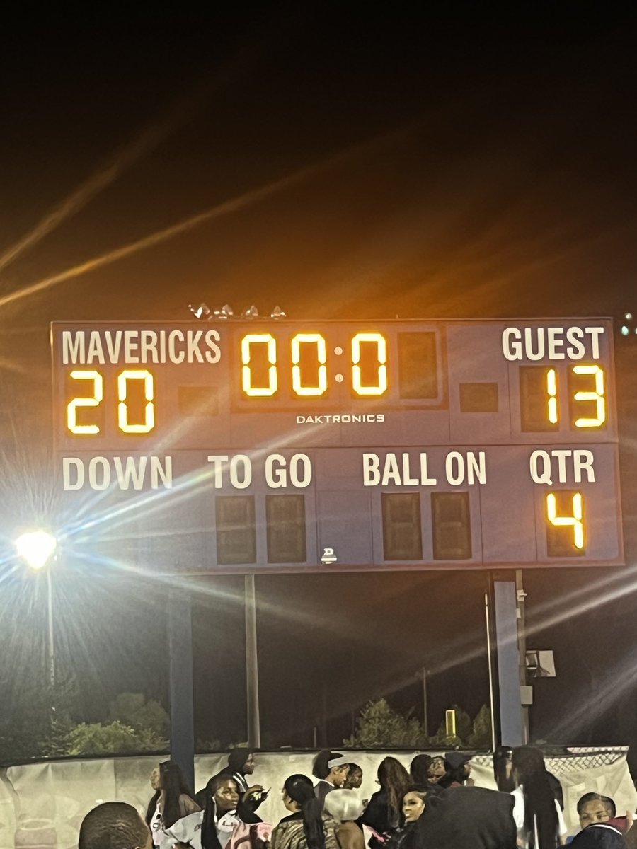 Big win for #Creekboyz Football THE LIFE! ⁦<a href="/CoachKTinsley/">Kennedy Tinsley</a>⁩ &amp; THE GM ⁦<a href="/nepsy37/">Quentin Brown</a>⁩