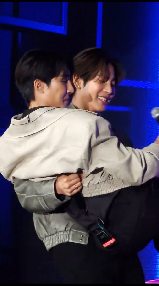 EarthMix aquí los esperamos con el corazón latiendo por el amor que nos dan siempre  🌏🪐🤎❤️

The love of mexican fans for EarthMix will never end!! 🇲🇽

#MexicoLovesEarthMix 
<a href="/Earth_Pirapat/">Earth Pirapat 🌏</a> <a href="/wixxiws/">มซ ตัวจริงยิ้มหวาน ติดวีนทวิตเฉยๆ</a>