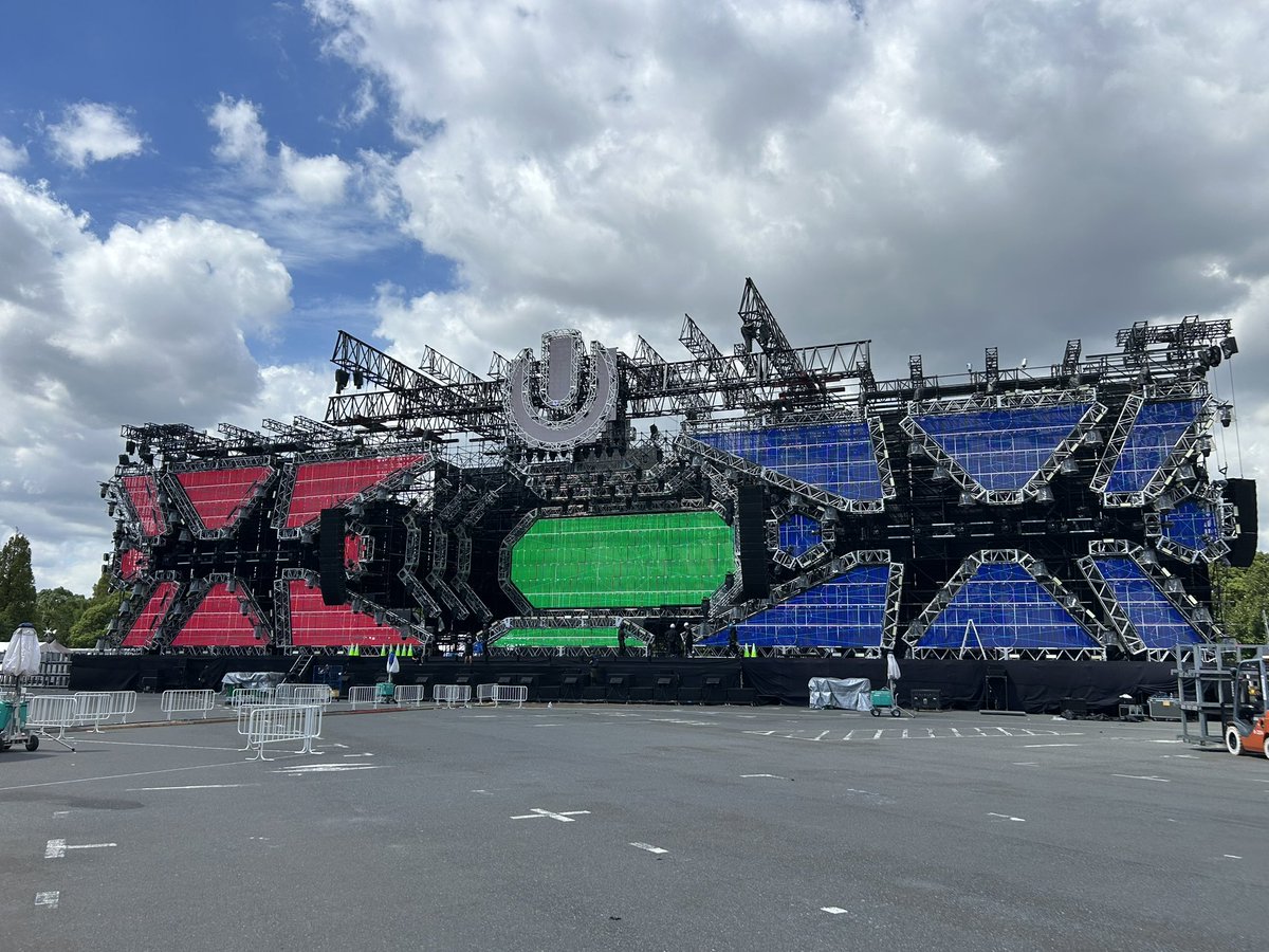 richmilstein's tweet photo. Ultra Japan MainStage design vs. reality build 🙇🏻‍♂️ https://t.co/NgWOvADOkS
