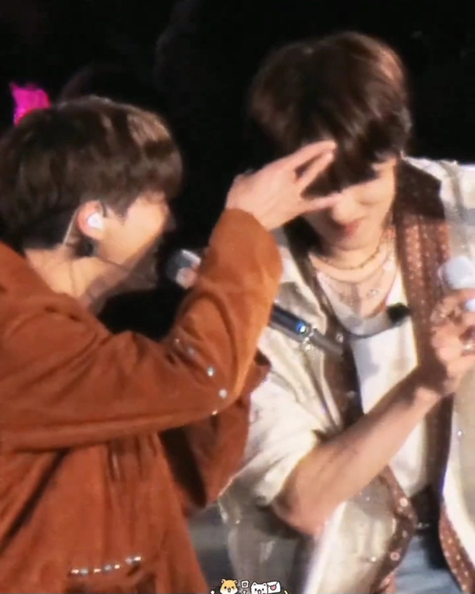 _423205's tweet image. 딱밤 하나로 이렇게 행복할 일이냐고