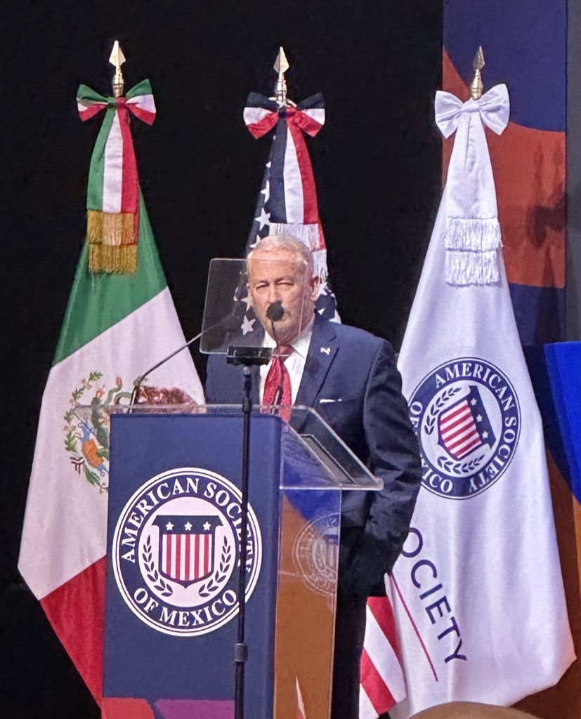 PersovskiSharon's tweet image. Attending the 4th Binational Convention 2025 of American Society of Mexico in themes of exchange and cooperation with binational organizations in US and Mexico.  With US Ambassador Ronald Johnson #USMEX @amsocmx #Binational @50mas1internacional #50mas1internacional…