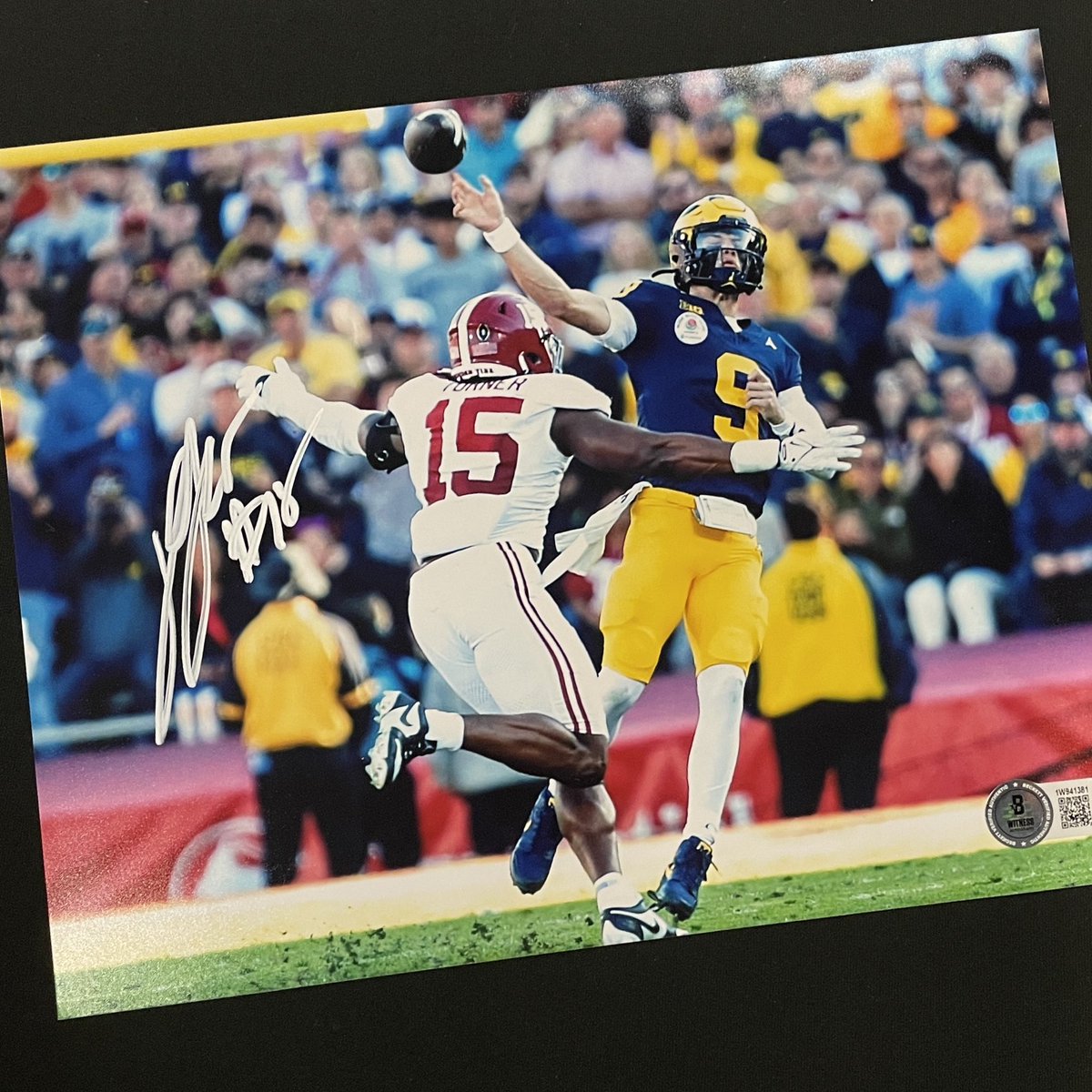 FanHQ's tweet image. 🏈WEEK 2 GIVEAWAY🏈 If Dallas Turner records 2 sacks on Sunday and the #Vikings win, one lucky Vikes fan will get this signed photo! 

REPOST and FOLLOW for your chance to win! 

Winner chosen from this account only

#SKOL