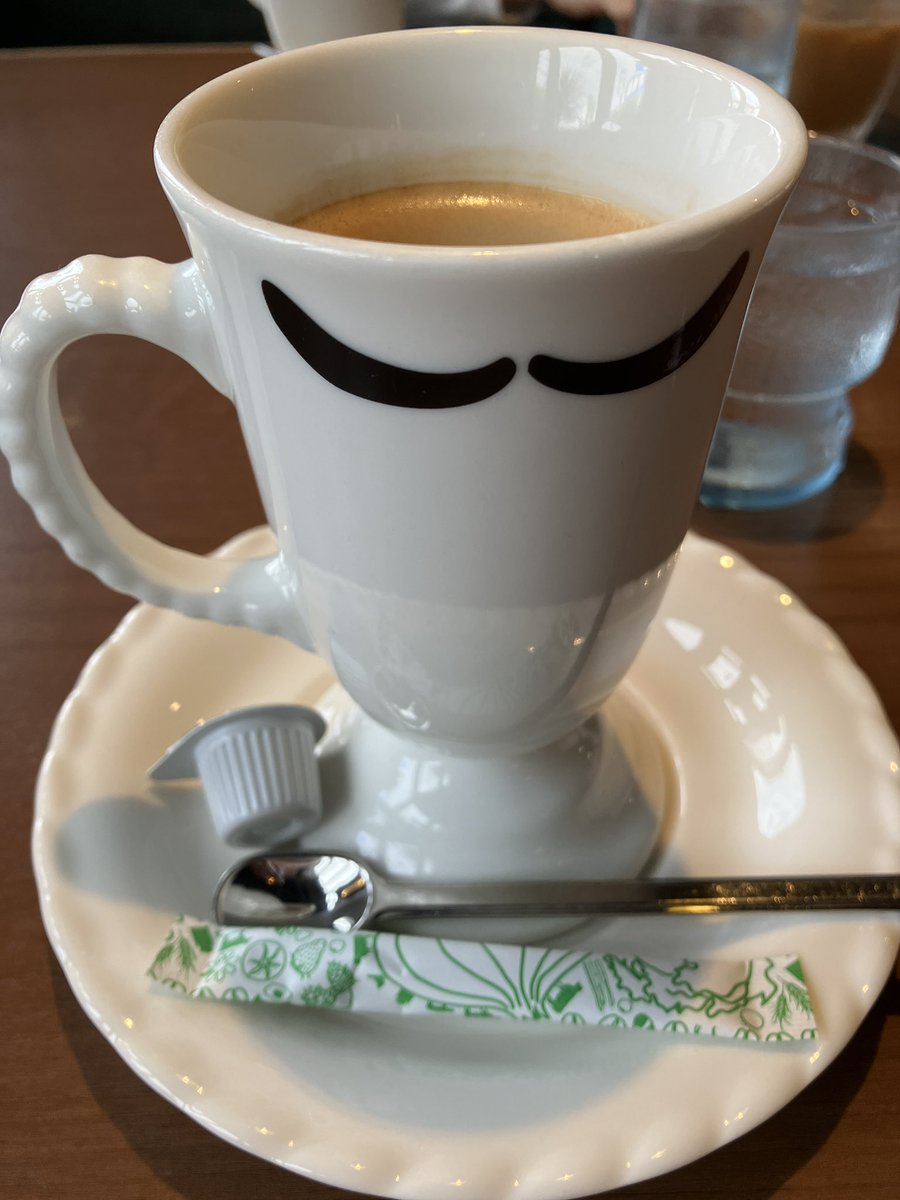 deava0's tweet image. びっくりドンキーモーニング
TKGの醤油はハンバーグのたれ
昨日ヒルナンデスを見て食べたくなってやってきた