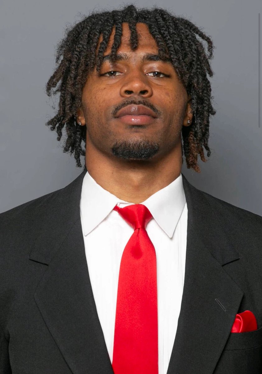 ProfBenavidez's tweet image. New Mexico destroys UCLA 35-10. 🐺🆙

Lobo Nation, please join me in raising a glass to the player of the game, Damon Bankston. 🍺

15 carries for 154 yards
3 receptions for 49 yards
2 TDs