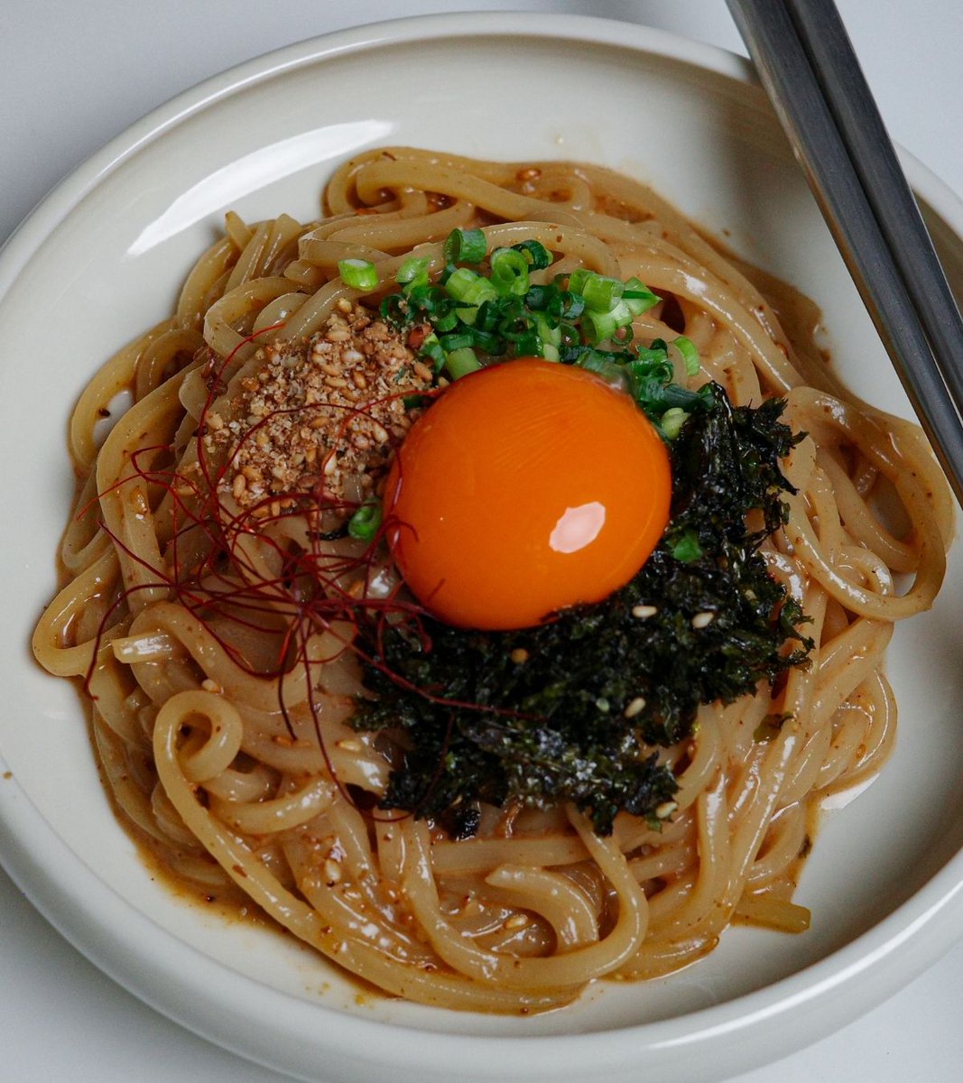 mtmtharb's tweet photo. 冷凍うどんをこよなく愛す私のアレンジレシピ（細いうどんが好き！！！！！！！ https://t.co/zhfRMrXmcx