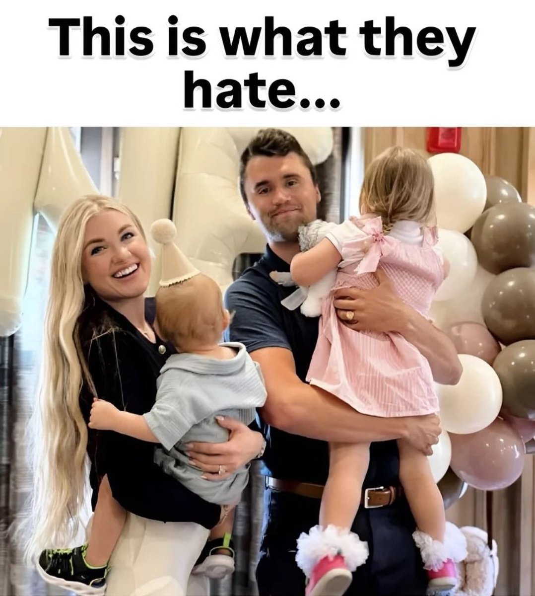 emiliathreads's tweet photo. @charliekirk11 @TPUSA @MrsErikaKirk This is what they hate💔 https://t.co/EqGR9lIcQC