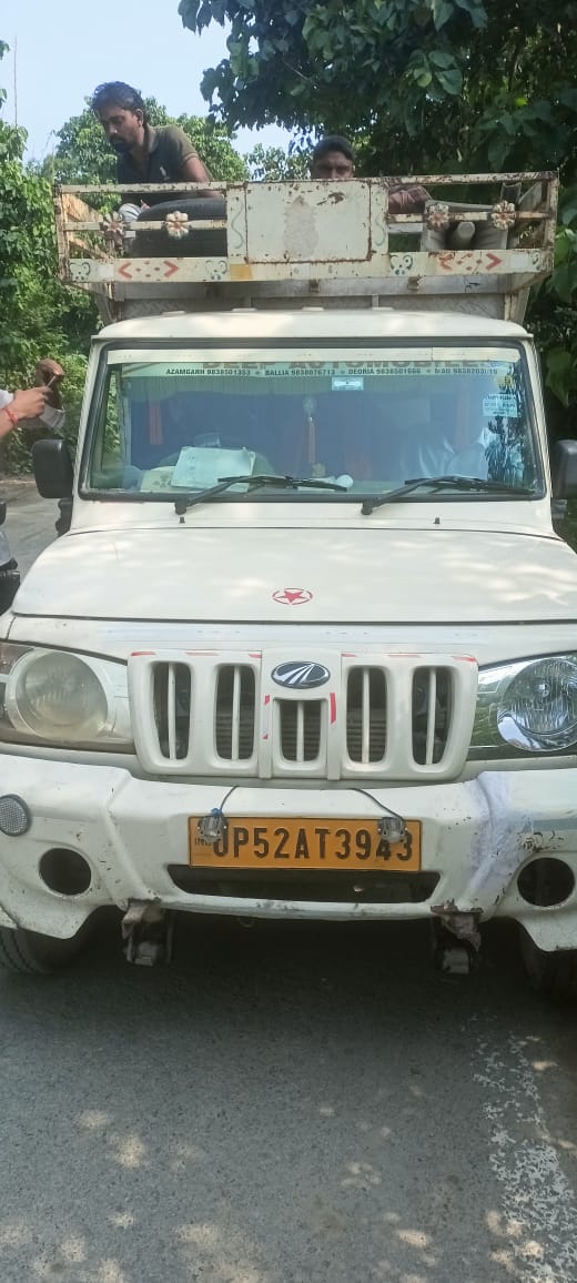 akgbjym's tweet photo. श्रीमान @Uppolice @DeoriaPolice भाटपाररानी, देवरिया में ये गाड़ी वाला नशे की हालत में बिना सीट बेल्ट लगाए हाथ मे सिगरेट लेकर एक हाथ से गाड़ी लहराते हुए चला रहा है तथा कुछ कहने पर सबसे उलझ रहा है कृपया संज्ञान लें।
@uptrafficpolice 
@myogioffice 
@laliTmaan123 
@dgpup https://t.co/31zbva17jz