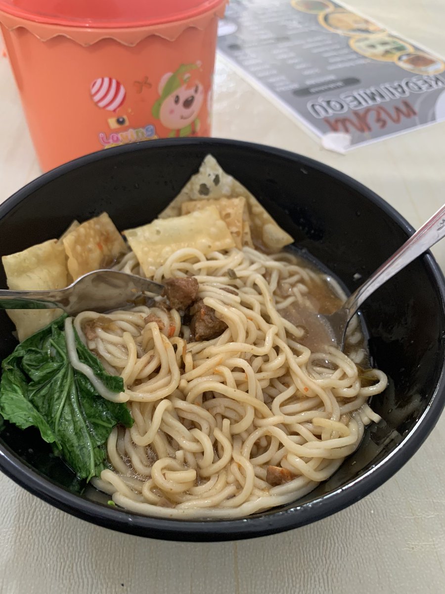 Ubaaii_'s tweet photo. Kembali ke habitat asal, sarapan mie ayam https://t.co/iAL47ubNdr