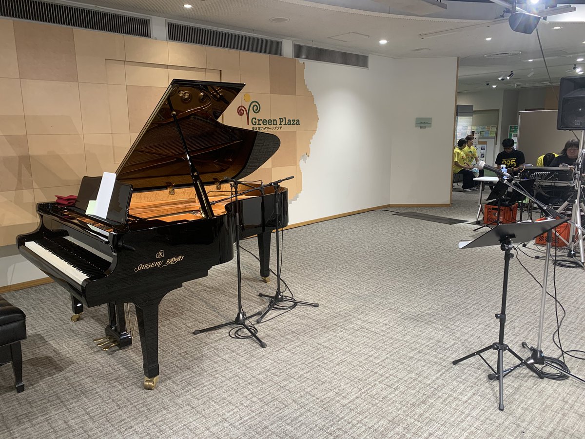 「遠藤いく子と南部大地」演奏無事に終わりました！沢山のご来店ありがとうございます。この後もジャズフェスはステージ沢山ありますのでお楽しみ下さいませ

これからお店も開けますのでご来店お待ちしております！