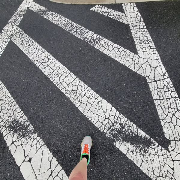 Lucy618x's tweet image. Morning drizzle, fresh air, and the sound of footsteps on wet pavement. The city still sleeps. 📷📷
#DrizzlyMorningRun
#RunningInTheRain