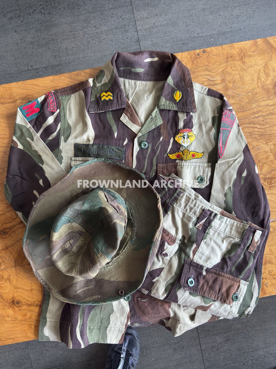 Life has been tough lately, but at least i got my dream collection: Topi Rimba RPKAD and a fully patched shirt belonged to J. Suhban, Kompi Ben Hur, Battle of Plaman Mapu.