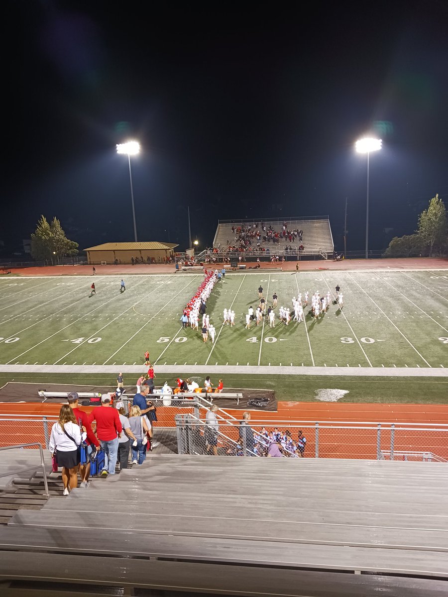 Final: 5A  #10 Cedar Falls rallies from a 10-pt halftime deficit to win at Dubuque Senior 24-17