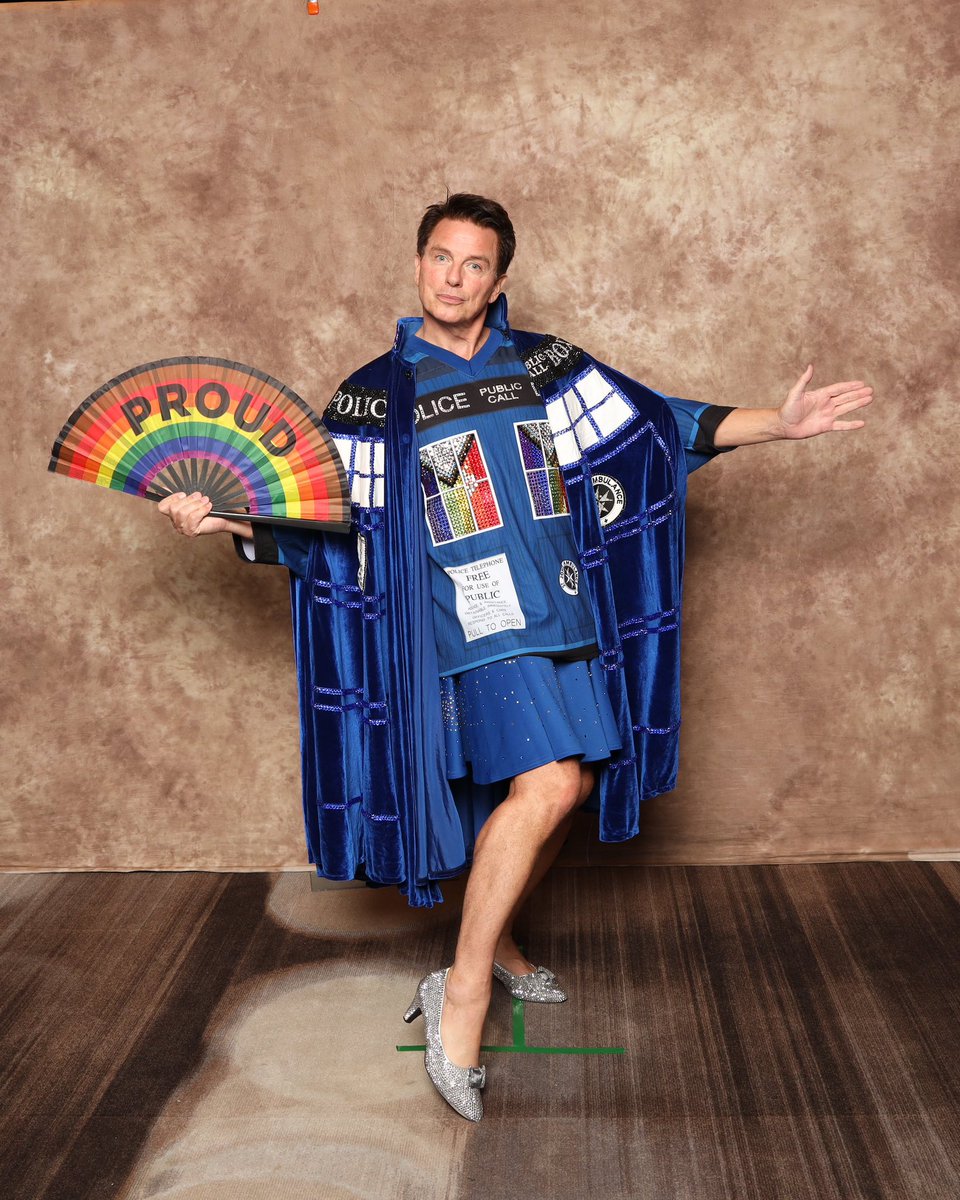 JohnBarrowman's tweet photo. Hey @GalaxyConOnline  #DesMoines don’t forget to get your cosplay photo ops Saturday. My cosplay is Fabulous! https://t.co/rCZwuh5Tov