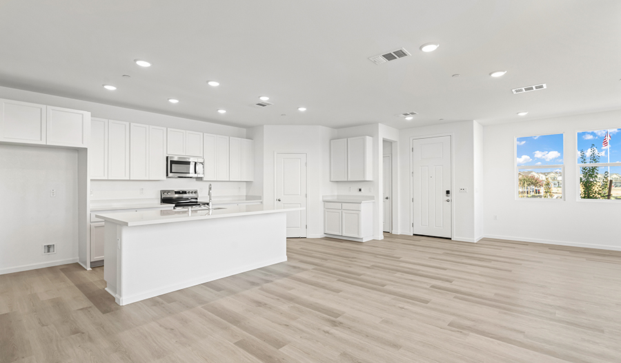 RAHomes's tweet photo. Enjoy close proximity to notable schools when you own this move-in ready home in Elk Grove, CA! Elegant kitchen boasting quartz countertops | Thoughtfully designed primary suite showcasing dual walk-in closets | Ask about special offers! #HotHomes https://t.co/nQBHbJt9X4 https://t.co/omAjHbX3BD