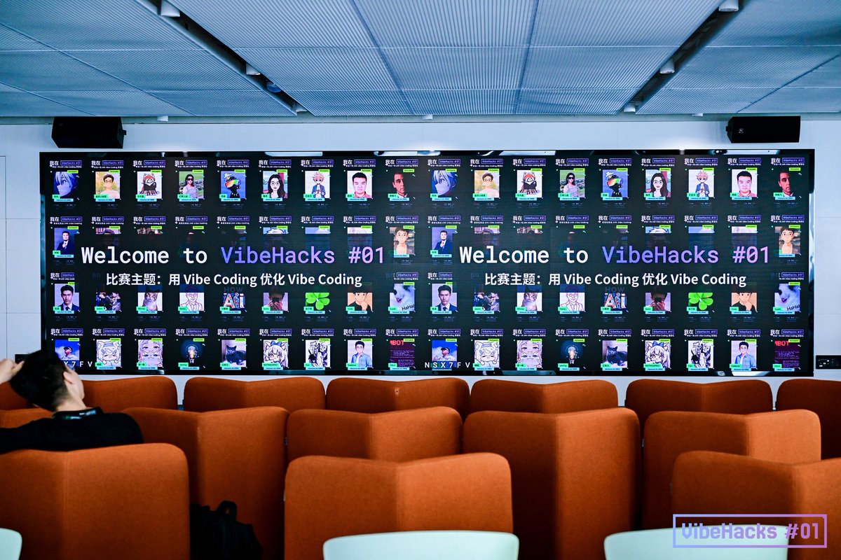 sunshineg's tweet image. Vibefriends 和 SegmentFault 一起联合举办的第一届 1-day Vibehacks 进行中🤖第一届主题为 Vibe coding for vibe coding🚀