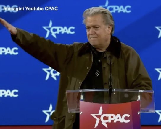 Marco 🇮🇹🇪🇺 🕊📚🍃 (@marco_dreams) on Twitter photo Bannon, l’amico sostenitore di Meloni, condannato a 3 anni per frode e poi graziato da Trump, ha attaccato il  governatore dello Utah per il suo appello all’unità del paese. 
Ha detto inoltre che gli antifascisti sono terroristi, incitando i Maga alla lotta civile.
Finirà male. Bannon, l’amico sostenitore di Meloni, condannato a 3 anni per frode e poi graziato da Trump, ha attaccato il  governatore dello Utah per il suo appello all’unità del paese. 
Ha detto inoltre che gli antifascisti sono terroristi, incitando i Maga alla lotta civile.
Finirà male.